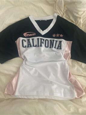 California Team V-Neck Sport Top in White, Black & Light Pink